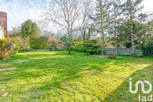 Maison 9 pièces de 175 m² à Le Malesherbois (45300)