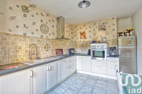 Maison 9 pièces de 175 m² à Le Malesherbois (45300)