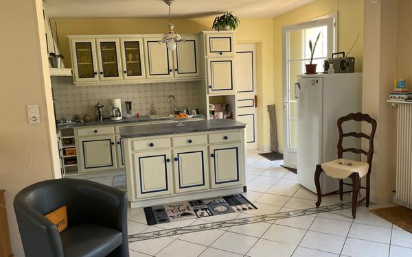 Maison à vendre    4 pièces •  Saintes