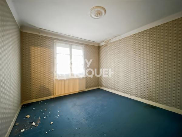 Maison à vendre à Maincy - 8 pièces, 5 chambres, fort potentiel