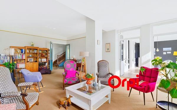 Maison à vendre    11 pièces • 355 m2 Irigny