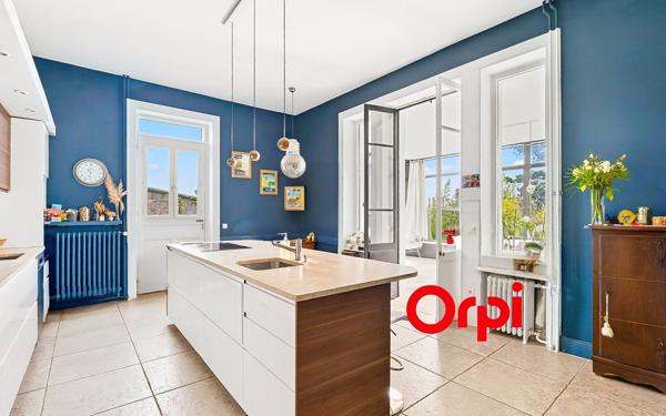 Maison à vendre    11 pièces • 355 m2 Irigny