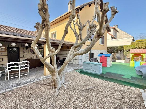 Belle et spacieuse maison de 174 m² possibilité de créer 2 logements facilement