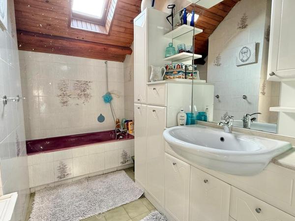 Belle et spacieuse maison de 174 m² possibilité de créer 2 logements facilement