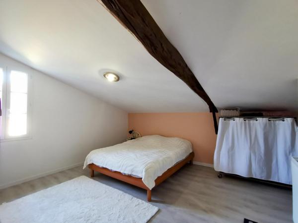 Demeure de charme avec grands espaces intérieurs et extèrieur