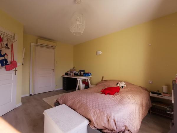 Demeure de charme avec grands espaces intérieurs et extèrieur