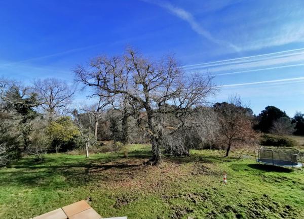 Demeure de charme avec grands espaces intérieurs et extèrieur