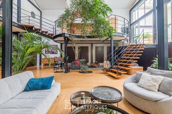 Ancien hangar transformé en loft avec piscine et garage
