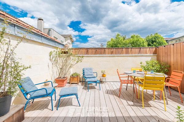 Ancien hangar transformé en loft avec piscine et garage