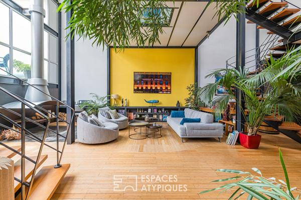 Ancien hangar transformé en loft avec piscine et garage