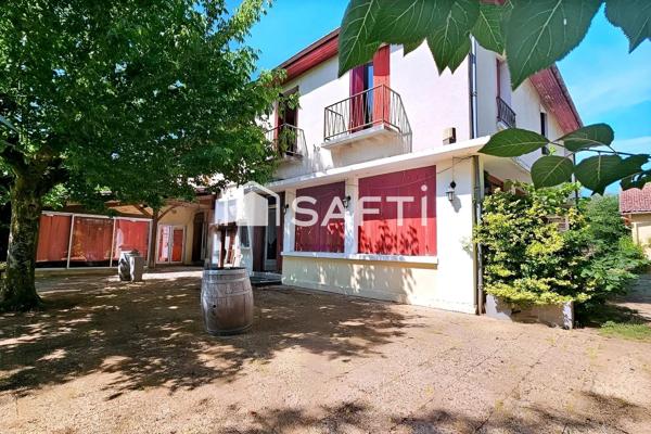 Bel ensemble immobilier de 420m² avec parc arboré 13 600m²  - St Georges de Montclard