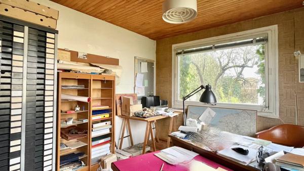Immeuble
                                                                                                                                                
                                                                                                                                                
                                                                                                                                                
                                                    
                                                                                                                                                                                                                                                                                                                        205  m²