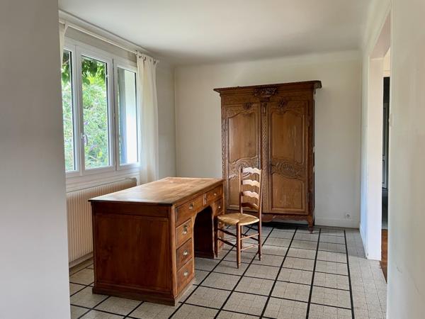 Immeuble
                                                                                                                                                
                                                                                                                                                
                                                                                                                                                
                                                    
                                                                                                                                                                                                                                                                                                                        205  m²