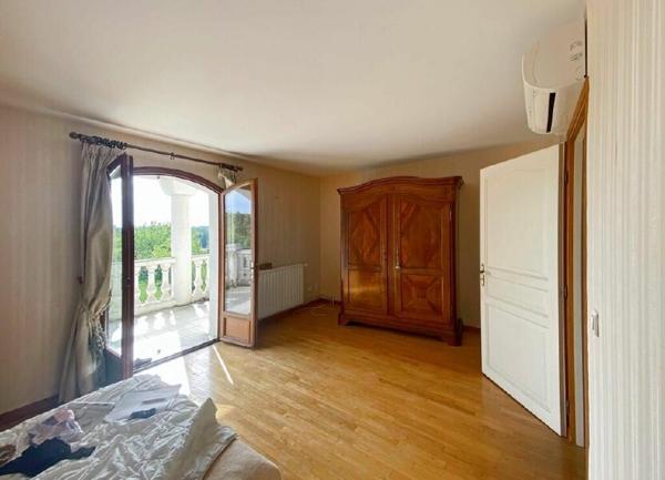 Maison à vendre    4 pièces • 160 m2 Négrondes