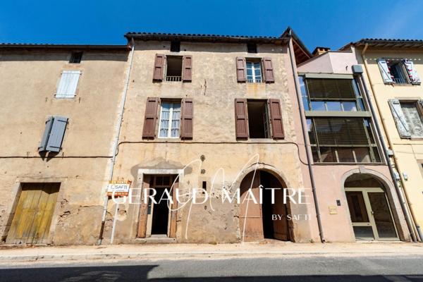 Maison de village 8 pièces avec cave et garage