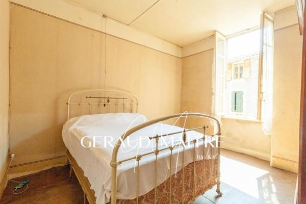 Maison de village 8 pièces avec cave et garage