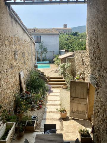 Ancienne maison vigneronne rénovée avec piscine, jardin et garage