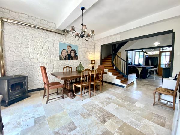 Ancienne maison vigneronne rénovée avec piscine, jardin et garage
