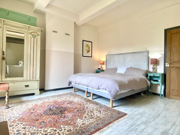 Ancienne maison vigneronne rénovée avec piscine, jardin et garage