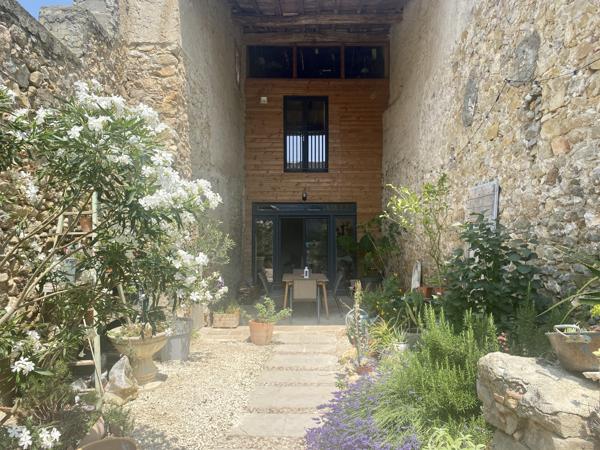 Ancienne maison vigneronne rénovée avec piscine, jardin et garage