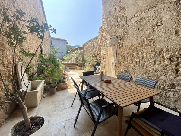 Ancienne maison vigneronne rénovée avec piscine, jardin et garage