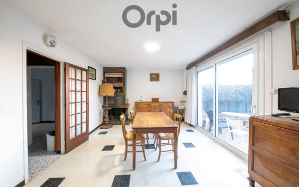 Maison à vendre    5 pièces •  Saint-Estève