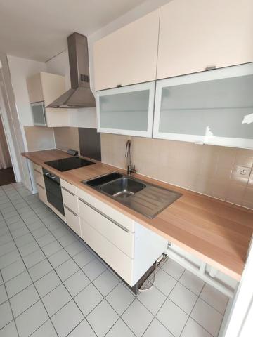 Rare - au 10 ème étage avec ascenseur, lumineux f3 de 79 m².