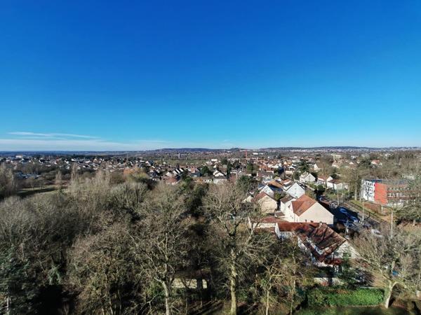 Rare - au 10 ème étage avec ascenseur, lumineux f3 de 79 m².