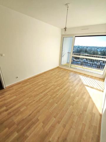 Rare - au 10 ème étage avec ascenseur, lumineux f3 de 79 m².