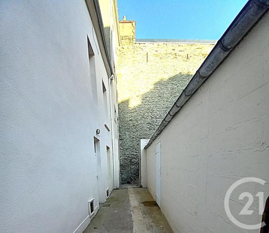 Immeuble à vendre  100 m 2   CHERBOURG EN COTENTIN  - 50