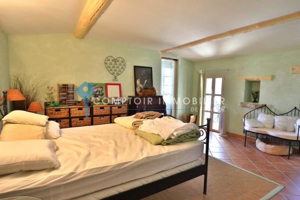 Mas 5 pièce(s) 4 chambre(s) 180 m²