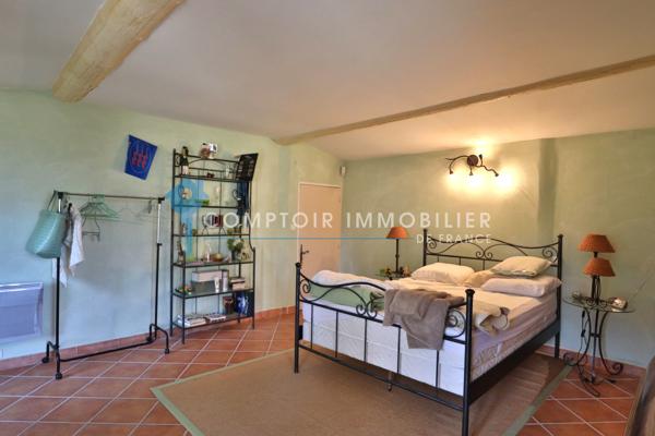 Mas 5 pièce(s) 4 chambre(s) 180 m²