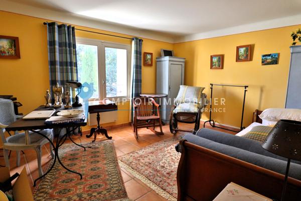 Mas 5 pièce(s) 4 chambre(s) 180 m²