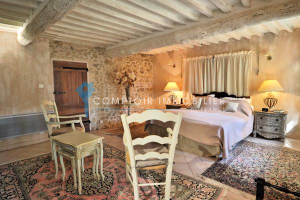 Mas 5 pièce(s) 4 chambre(s) 180 m²