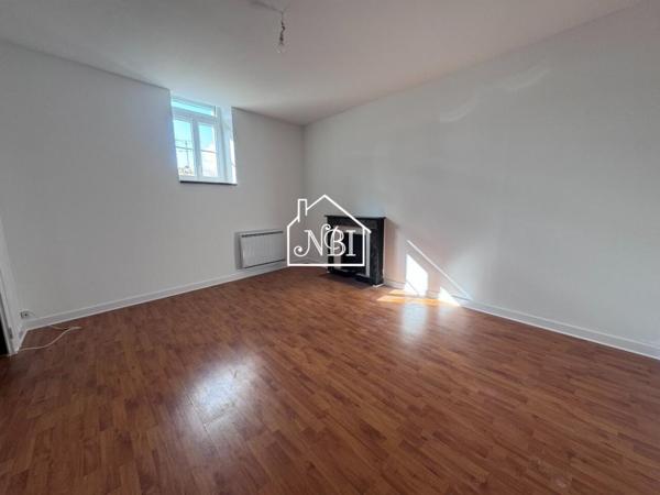 À LOUER Appartement T3 75 m2 avec garage LAVAL