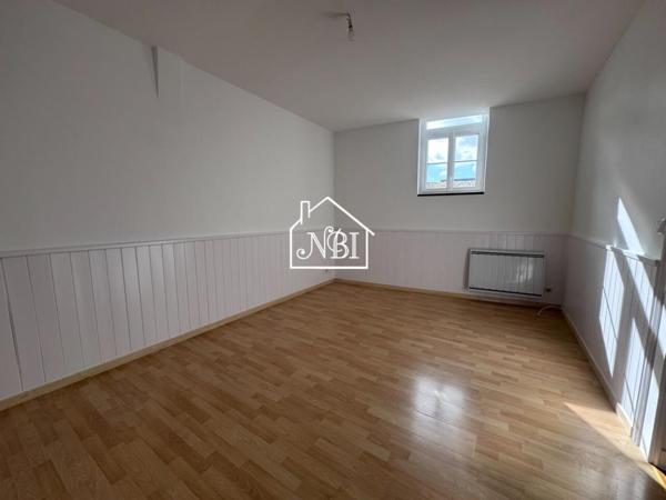 À LOUER Appartement T3 75 m2 avec garage LAVAL