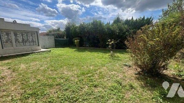 LEFORET (62790) - Maison de type plain-pied comprenant hall d'entrée, couloir, cuisine, salon-s...