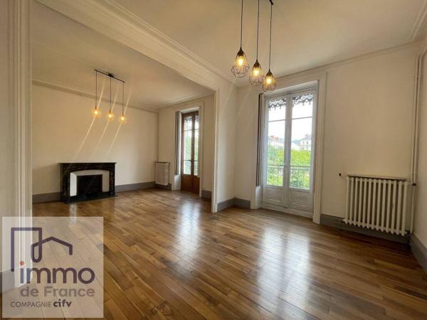 GRENOBLE - 2 PLACE VICTOR HUGO