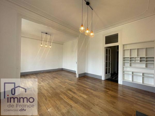 GRENOBLE - 2 PLACE VICTOR HUGO