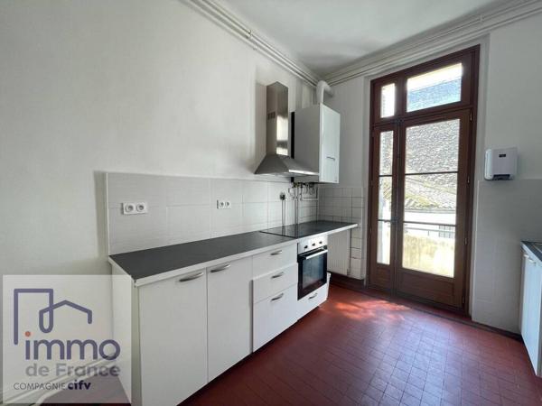 GRENOBLE - 2 PLACE VICTOR HUGO