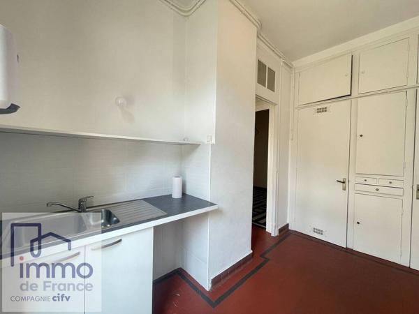 GRENOBLE - 2 PLACE VICTOR HUGO