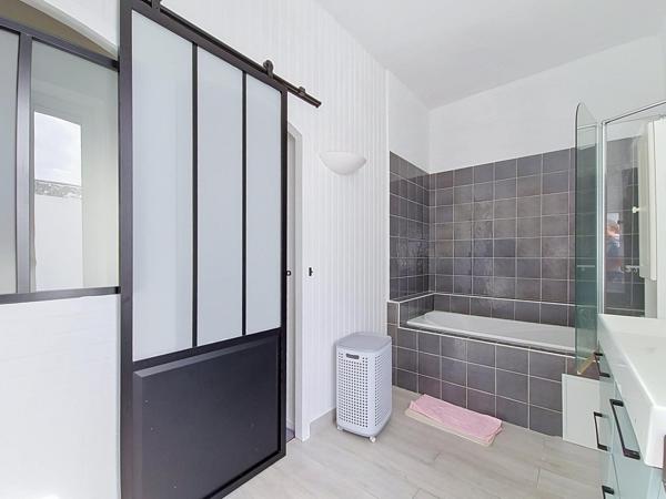Appartement à CHOLET, 49300 - 8 pièces 188m²