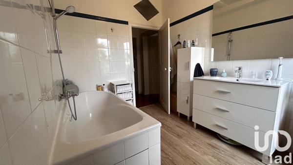 Maison de ville 8 pièces de 215 m² à Baugé-en-Anjou (49150)