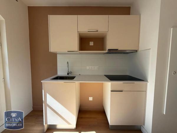 Appartement à louer 2 pièces 46m² Vichy (03200)