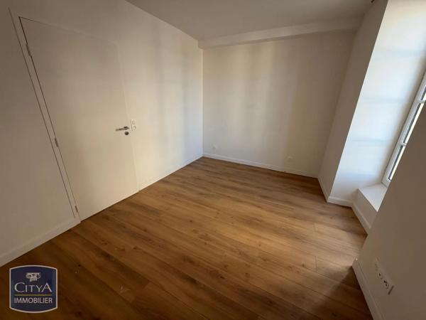 Appartement à louer 2 pièces 46m² Vichy (03200)