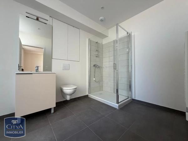 Appartement à louer 2 pièces 46m² Vichy (03200)