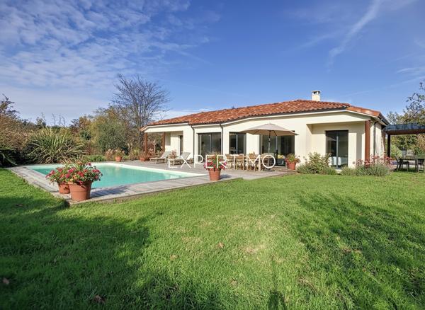 Ayguesvives (31450) Ayguesvives, villa de 2014, 7 pièces159 m2 env. avec piscine, garage et terrain de 1540m2.