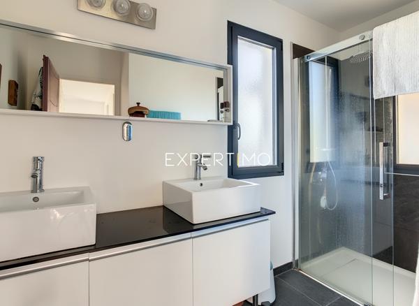 Ayguesvives (31450) Ayguesvives, villa de 2014, 7 pièces159 m2 env. avec piscine, garage et terrain de 1540m2.