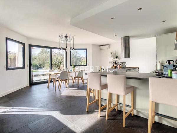 Ayguesvives (31450) Ayguesvives, villa de 2014, 7 pièces159 m2 env. avec piscine, garage et terrain de 1540m2.