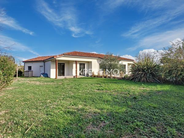 Ayguesvives (31450) Ayguesvives, villa de 2014, 7 pièces159 m2 env. avec piscine, garage et terrain de 1540m2.